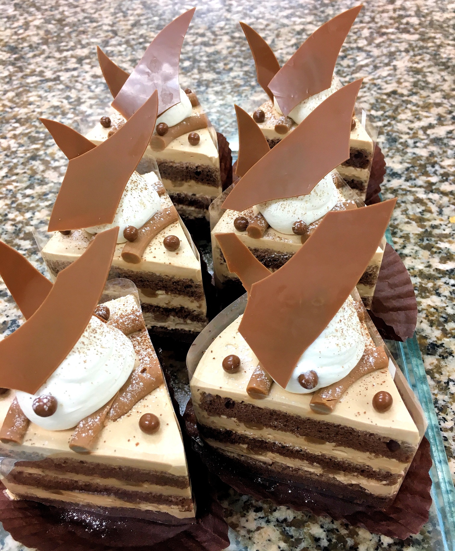 ミルクチョコレートケーキ メニュー パティスリー マルカッサン 名古屋市守山区のケーキ 洋菓子店